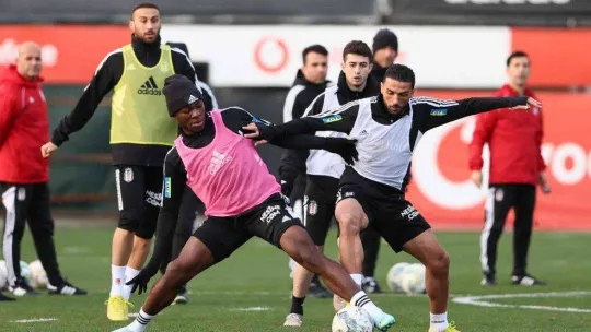 Beşiktaş, kondisyon ve taktik çalıştı