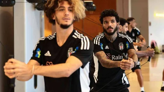 Beşiktaş salonda çalıştı