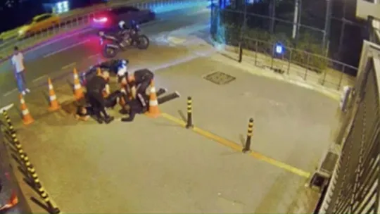 Beşiktaş'ta denetimde nefes kesen anlar kamerada