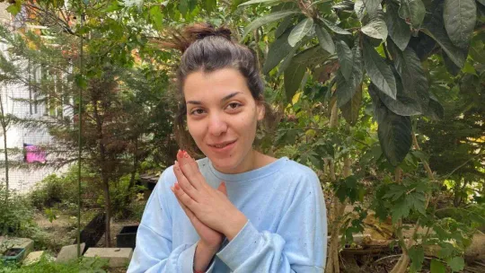 Beşiktaş'ta ilginç olay: Kedisini kurtarmak isterken ağaçta mahsur kaldı