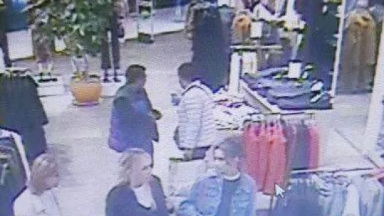 Beşiktaş'ta ünlü AVM'de hırsızlık: Turistin çantasındaki bin 200 doları çaldılar