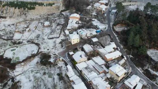 Beyaz örtüyle kaplanan Arnavutköy havadan görüntülendi