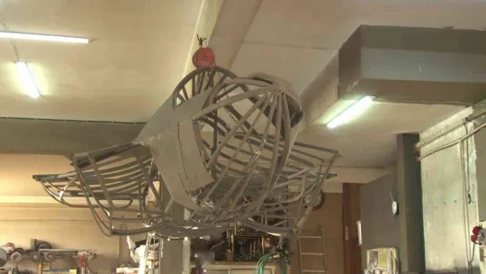 Beykoz'da 'kinetik heykel ustası'ndan 3 metrelik dev silah heykeli