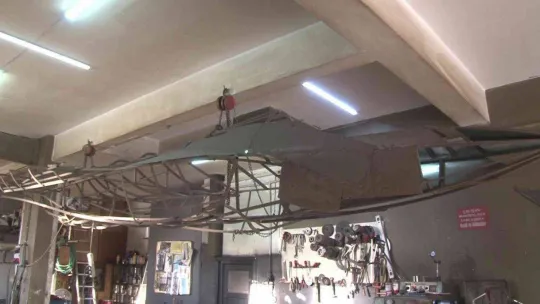 Beykoz'da 'kinetik heykel ustası'ndan 3 metrelik dev silah heykeli