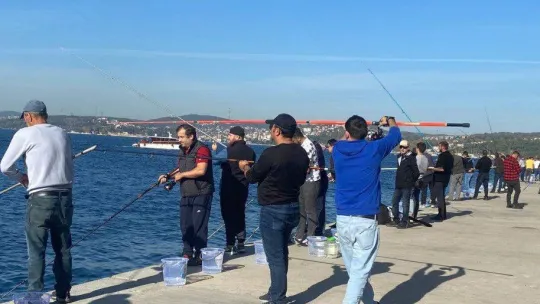 Beykoz'da 200 kişinin katıldığı 'Balık Tutma Yarışması' renkli görüntüler oluşturdu