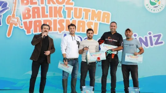 Beykoz'da 200 kişinin katıldığı 'Balık Tutma Yarışması' renkli görüntüler oluşturdu