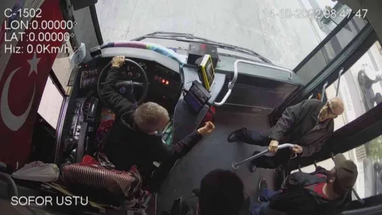 Beykoz'da İETT otobüsünde kalp krizi geçiren yolcuyu şoförün çabası da kurtaramadı