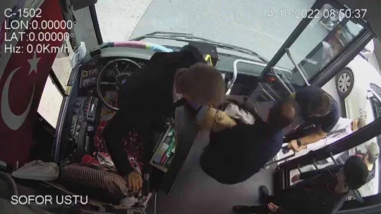 Beykoz'da İETT otobüsünde kalp krizi geçiren yolcuyu şoförün çabası da kurtaramadı