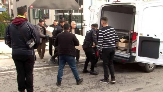 Beylikdüzü'nde acı olay: Genç sevgililer kafa kafaya verip tek kurşunla intihar etti