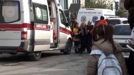 Beylikdüzü'nde acı olay: Genç sevgililer kafa kafaya verip tek kurşunla intihar etti