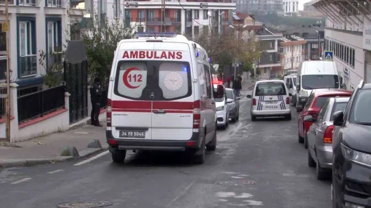Beylikdüzü'nde acı olay: Genç sevgililer kafa kafaya verip tek kurşunla intihar etti