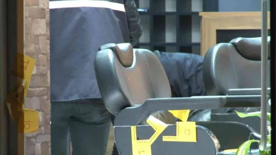 Beylikdüzü'nde erkek kuaförüne silahlı saldırı