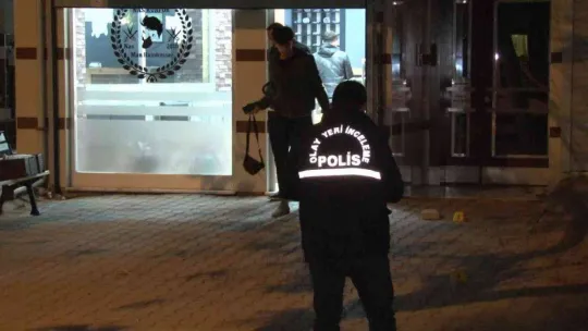 Beylikdüzü'nde erkek kuaförüne silahlı saldırı