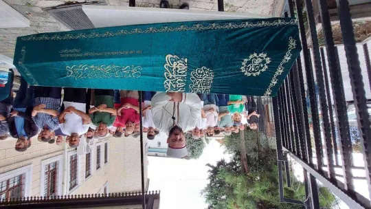 Beylikdüzü'nde katledilen iki kız kardeş son yolculuğuna uğurlandı