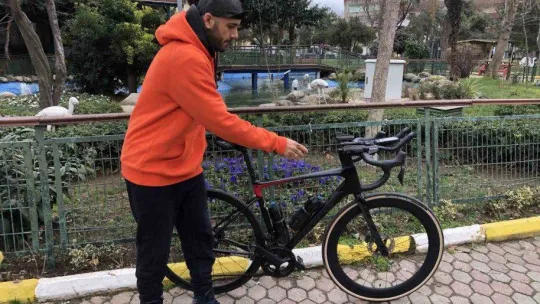 Beylikdüzü'nden Çanakkale'ye mola vermeden 8 saat bisiklet sürdü