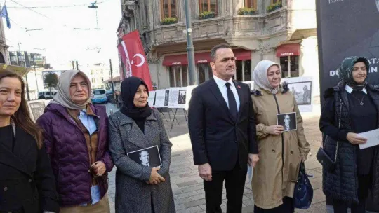 Beyoğlu'nda 10 Kasım'a özel 'Atatürk'e Saygı- Dünyanın Gözünden Atatürk' sergisi açıldı