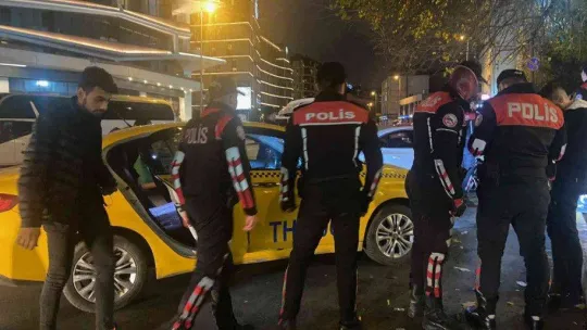 Beyoğlu'nda geniş çaplı denetim: 1 gözaltı