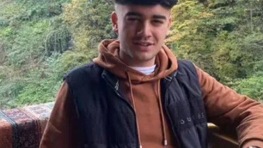 Beyoğlu'nda polis ekipleri ve şüpheliler arasında çatışma: 1 ölü