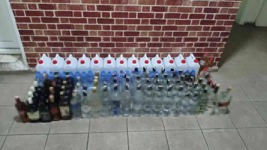 Beyoğlu'nda sahte alkol operasyonu: 65 litre etil alkol ele geçirildi