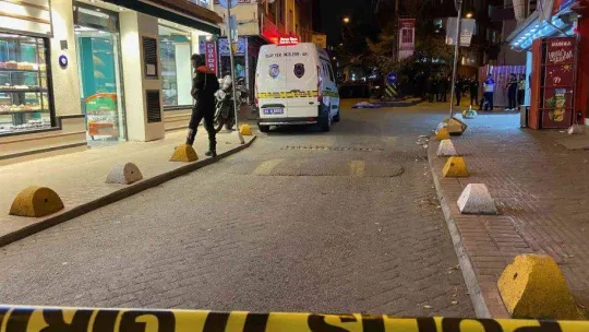 Beyoğlu'nda sokak ortasında silahlı saldırı: 1 ölü, 1 yaralı