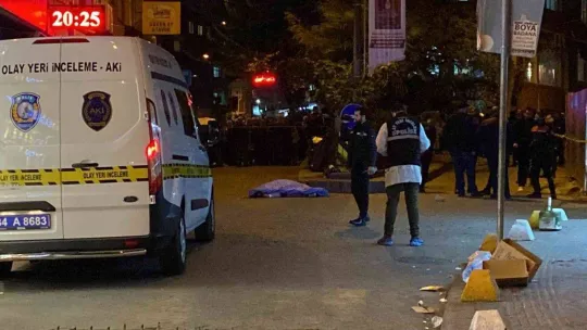Beyoğlu'nda sokak ortasında silahlı saldırı: 1 ölü, 1 yaralı