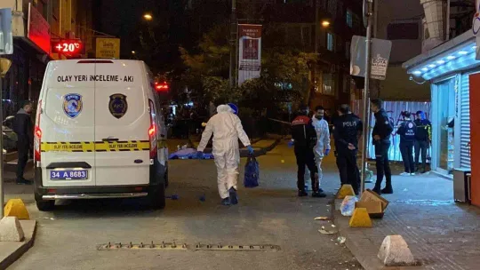 Beyoğlu'nda sokak ortasında silahlı saldırı: 1 ölü, 1 yaralı