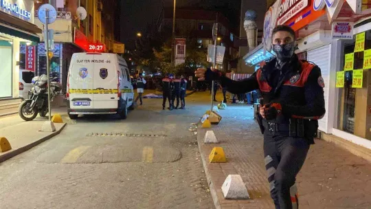 Beyoğlu'nda sokak ortasında silahlı saldırı: 1 ölü, 1 yaralı