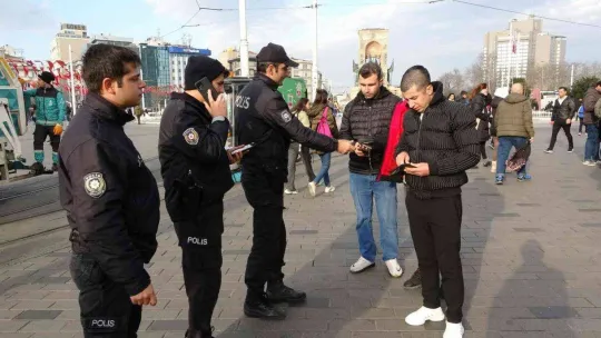 Beyoğlu'nda yılbaşı öncesi asayiş uygulaması