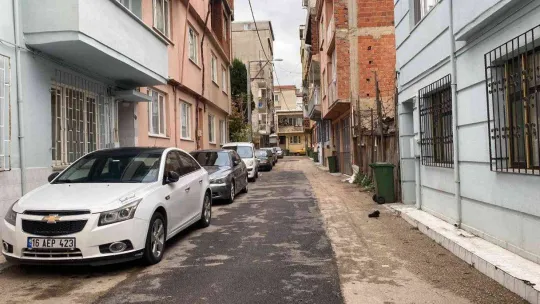 Bıçakla araçların lastiklerini patlattı, o anlar kameralarda