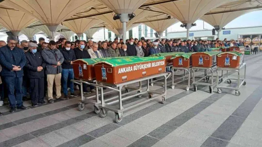 Bıçaklı saldırıda hayatını kaybeden kurye son yolculuğuna uğurlandı