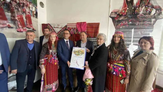 Biga Mor Salkımlı Kültür Evi açıldı