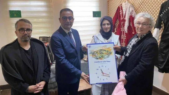 Biga Mor Salkımlı Kültür Evi açıldı