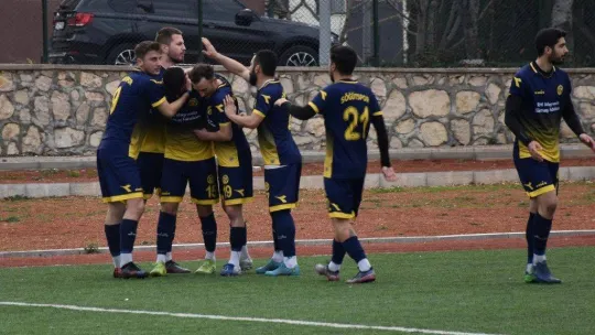 Bilecik 1. Amatör Lig'de Söğütspor ve Vitraspor'un bileği bükülemiyor