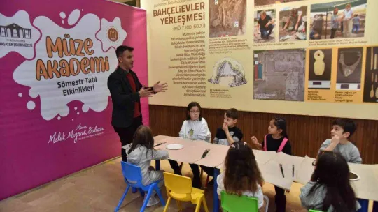 Bilecik Belediyesinin etkinlikleriyle çocukların yarıyıl tatili keyifli ve renkli geçiyor