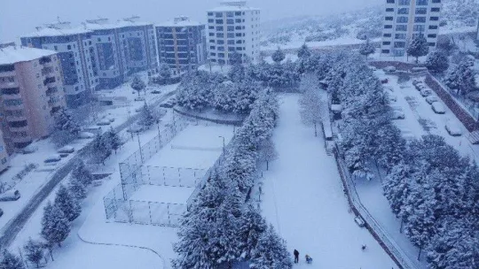 Bilecik'te aylardır beklenen kar yağışı kartpostallık görüntüler oluştu