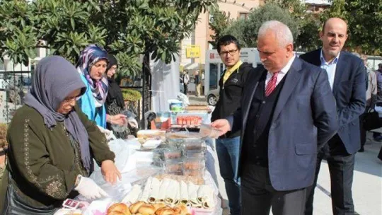 Bilecik'te hayır çarşısı kuruldu