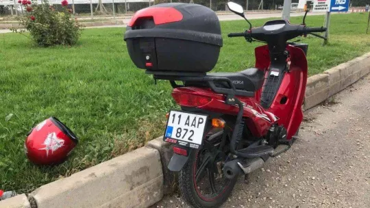 Bilecik'te kamyon ile motosikletin çarpışması sonucu 1 kişi yaralandı