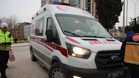 Bilecik'te otomobilin çarptığı yaya yaralandı