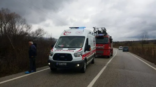 Bilecik'te şarampole devrilen aracın sürücüsü yaralandı
