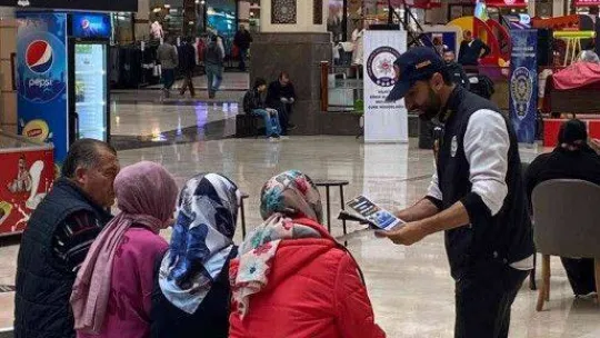 Bilecik'te vatandaşlara siber suçlarla mücadele broşürü dağıtıldı