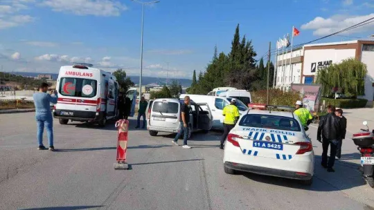 Bilecik'te yaşanan trafik kazasında 3 kişi yaralandı