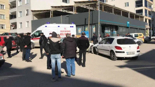 Bilecik'te yaşanan trafik kazasında 3 kişi yaralandı