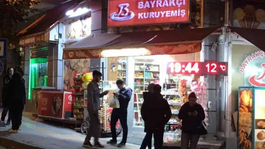 Bilecik'te yayalar kaldırım üstü konulan malzemelerden şikâyetçi