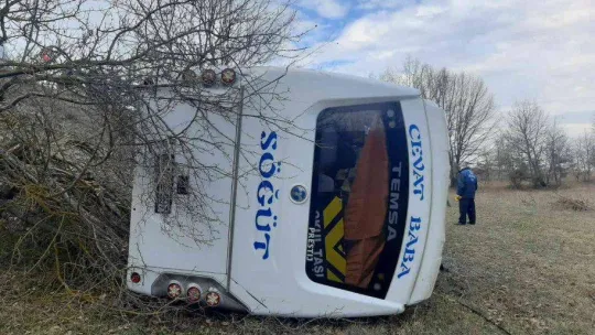 Bilecik'te yolcu midibüsü şarampole devrildi: 7 yaralı