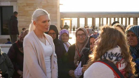 Bilecikli kadınlar Anıtkabir'i ziyaret etti