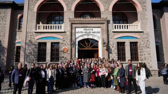Bilecikli kadınlar Anıtkabir'i ziyaret etti