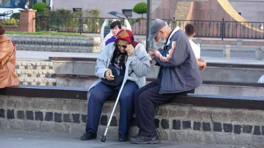 Bilim Kurulu Üyesi Prof. Dr. Şener: 'Grip, diğer solunum yoluyla bulaşan enfeksiyon hastalıklarından farklı olarak ölüm riski de içeriyor'