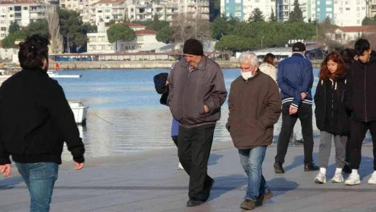 Bilim Kurulu Üyesi Prof. Dr. Şener: 'Grip, diğer solunum yoluyla bulaşan enfeksiyon hastalıklarından farklı olarak ölüm riski de içeriyor'