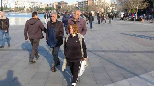 Bilim Kurulu Üyesi Prof. Dr. Şener: 'Grip, diğer solunum yoluyla bulaşan enfeksiyon hastalıklarından farklı olarak ölüm riski de içeriyor'