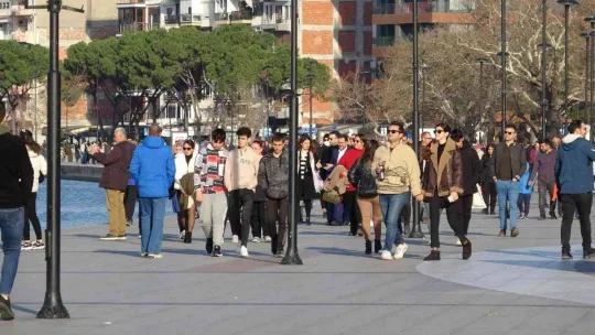 Bilim Kurulu Üyesi Prof. Dr. Şener: 'Grip, diğer solunum yoluyla bulaşan enfeksiyon hastalıklarından farklı olarak ölüm riski de içeriyor'